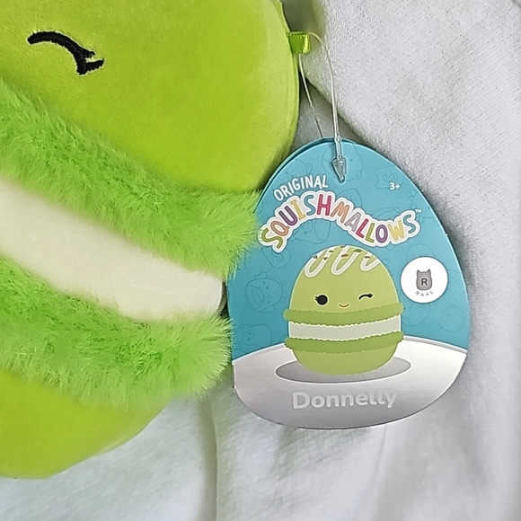 NEW Squishmallows Rare "Donnelly The Macaroon" Foodie Squad 7.5" Plush - Picture 2 of 5